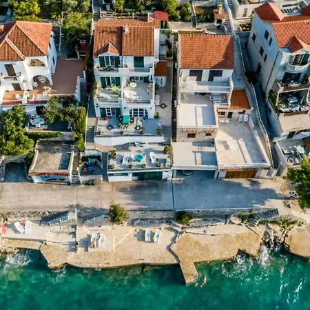 Vila Kompas * Grebaštica